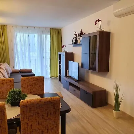 Napsugar Ezuestpart Apartment Siofok